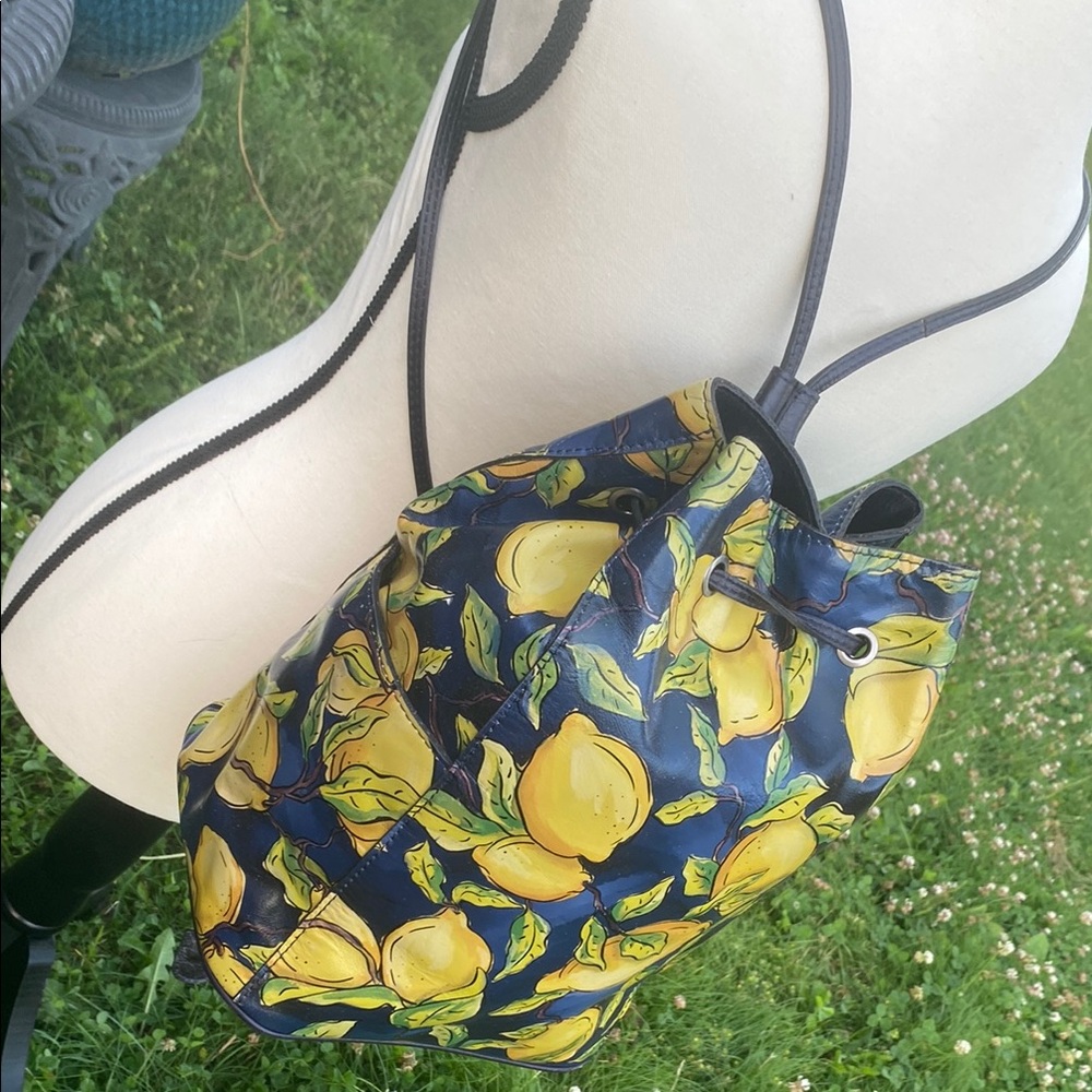 🍋🍋🍋💛💚Gorgeous patricia nash Lemon Print Drawstring Backpack navy blue . - Picture 5 of 14